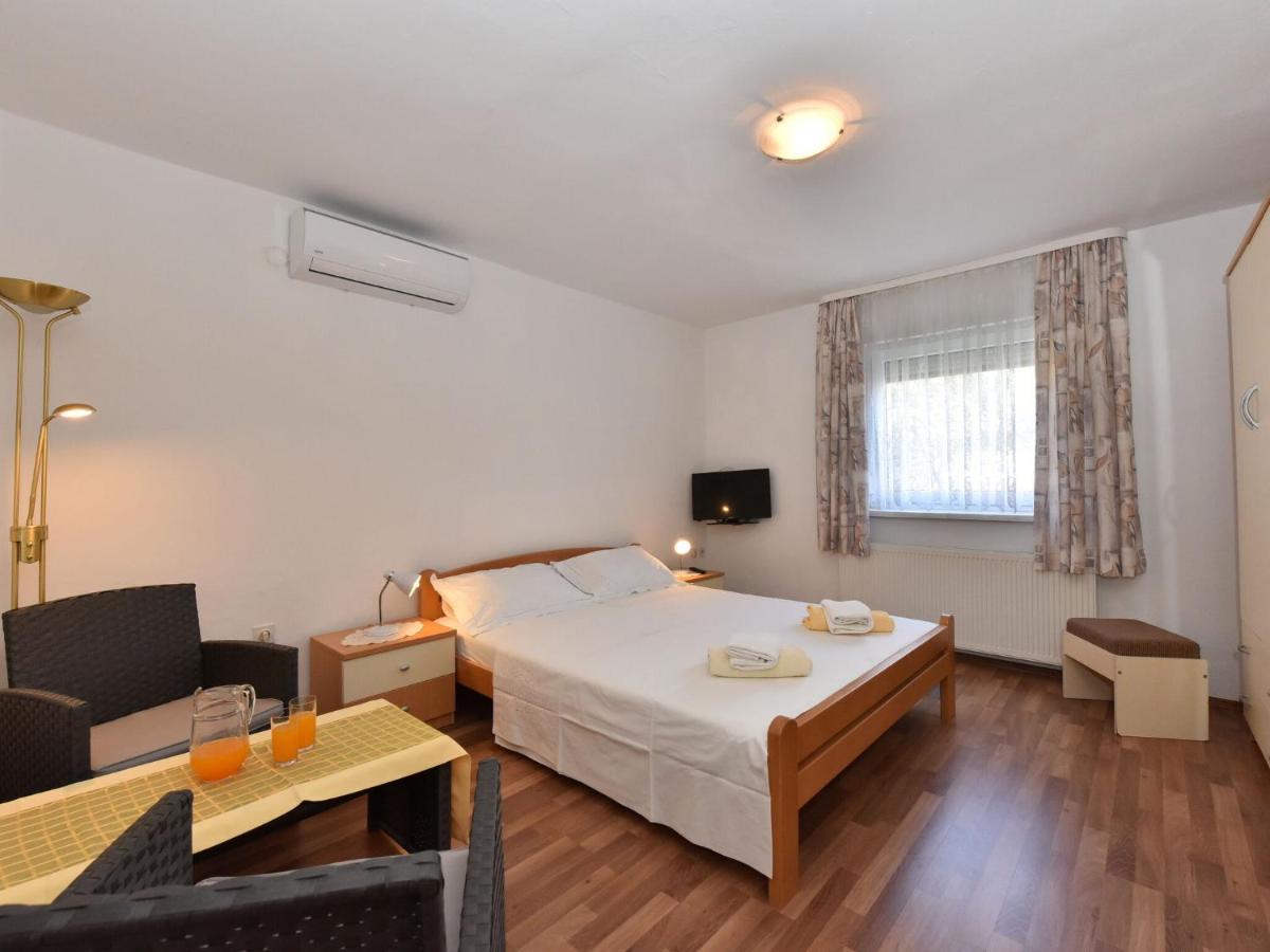 Traditional Apartment In Zadar With Garden Ngoại thất bức ảnh
